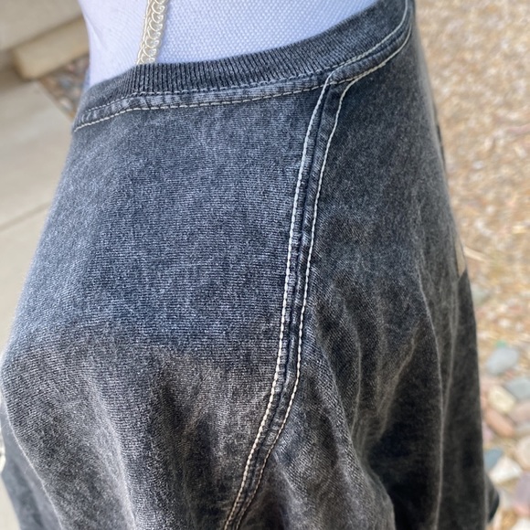 Crop Top - Heart Breakers - Picture 9 of 13